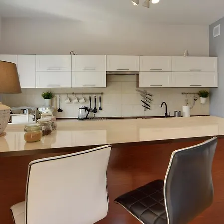 Lodz4rent - Piotrkowska Centrum - Premium 9,5 - Garaż - Hopa Lupa