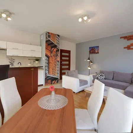 Lodz4rent - Piotrkowska Centrum - Premium 9,5 - Garaż - Hopa Lupa *