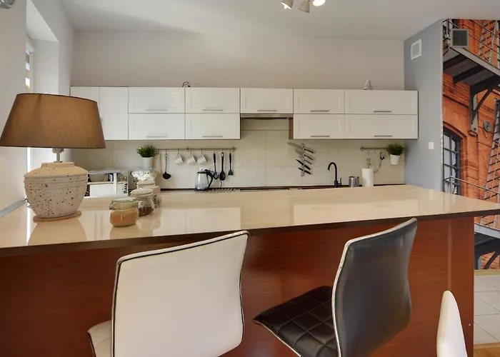 Lodz4rent - Piotrkowska - Premium 9,7 - Hopa Lupa 1400m Pieszo !!