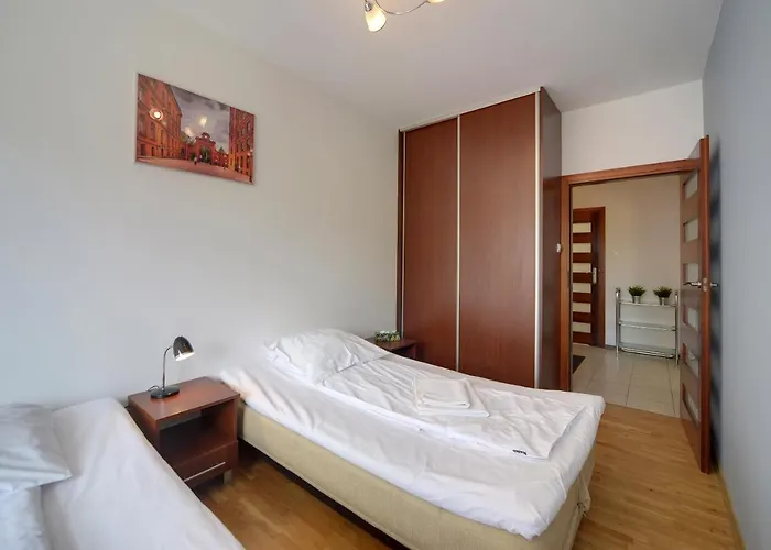 Lodz4rent - Piotrkowska - Premium 9,7 - Hopa Lupa 1400m Pieszo !!